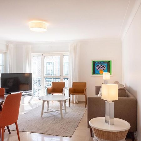 Stylish Apartment With Parking By Lovelystay 리스본 외부 사진