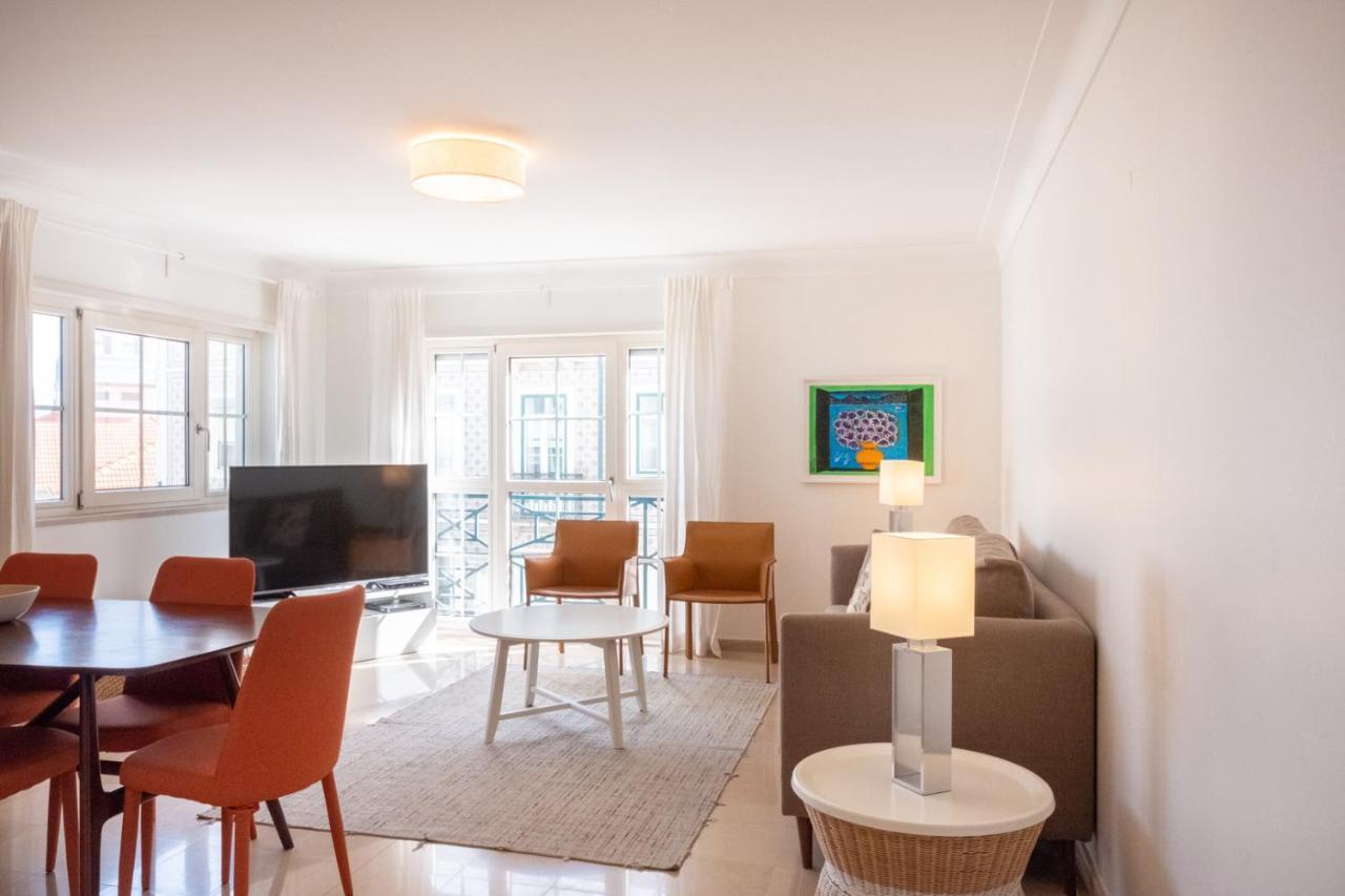 Stylish Apartment With Parking By Lovelystay 리스본 외부 사진