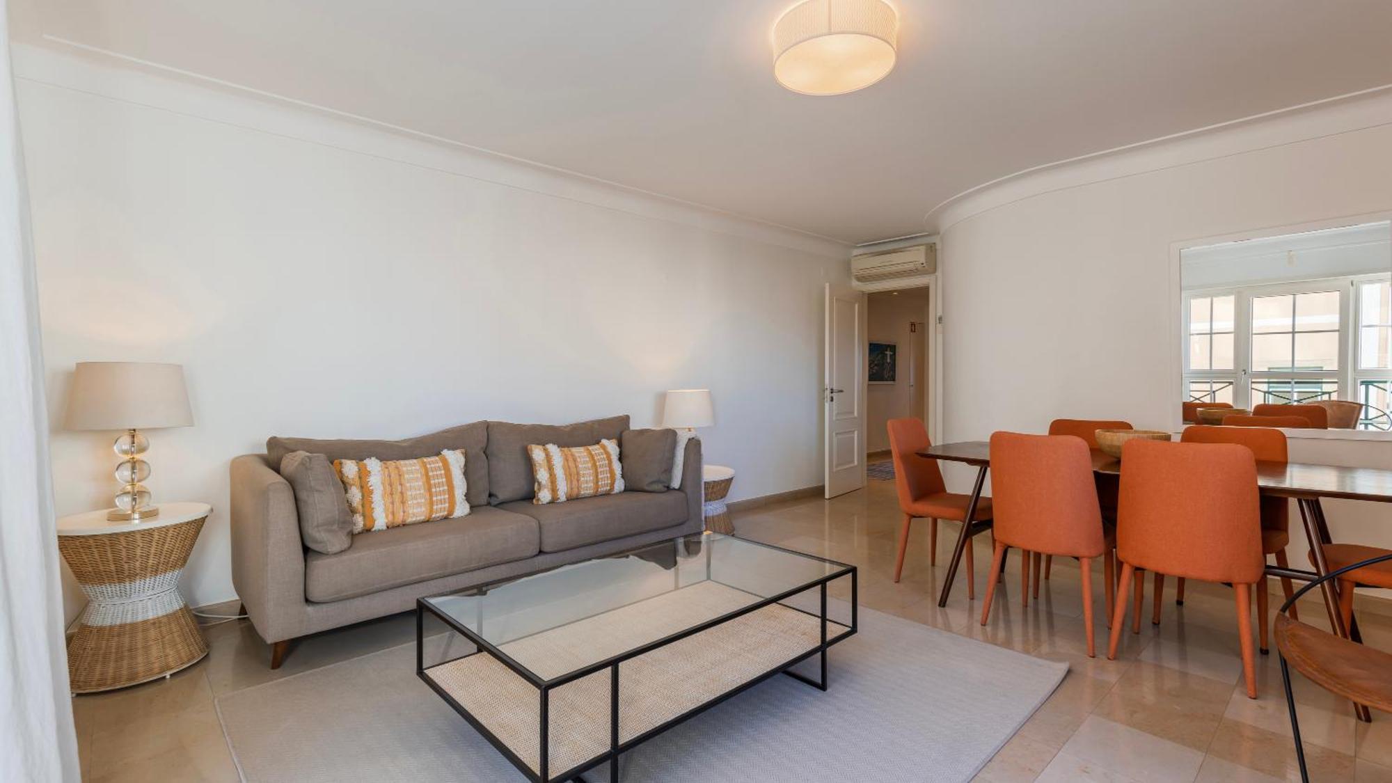 Stylish Apartment With Parking By Lovelystay 리스본 외부 사진