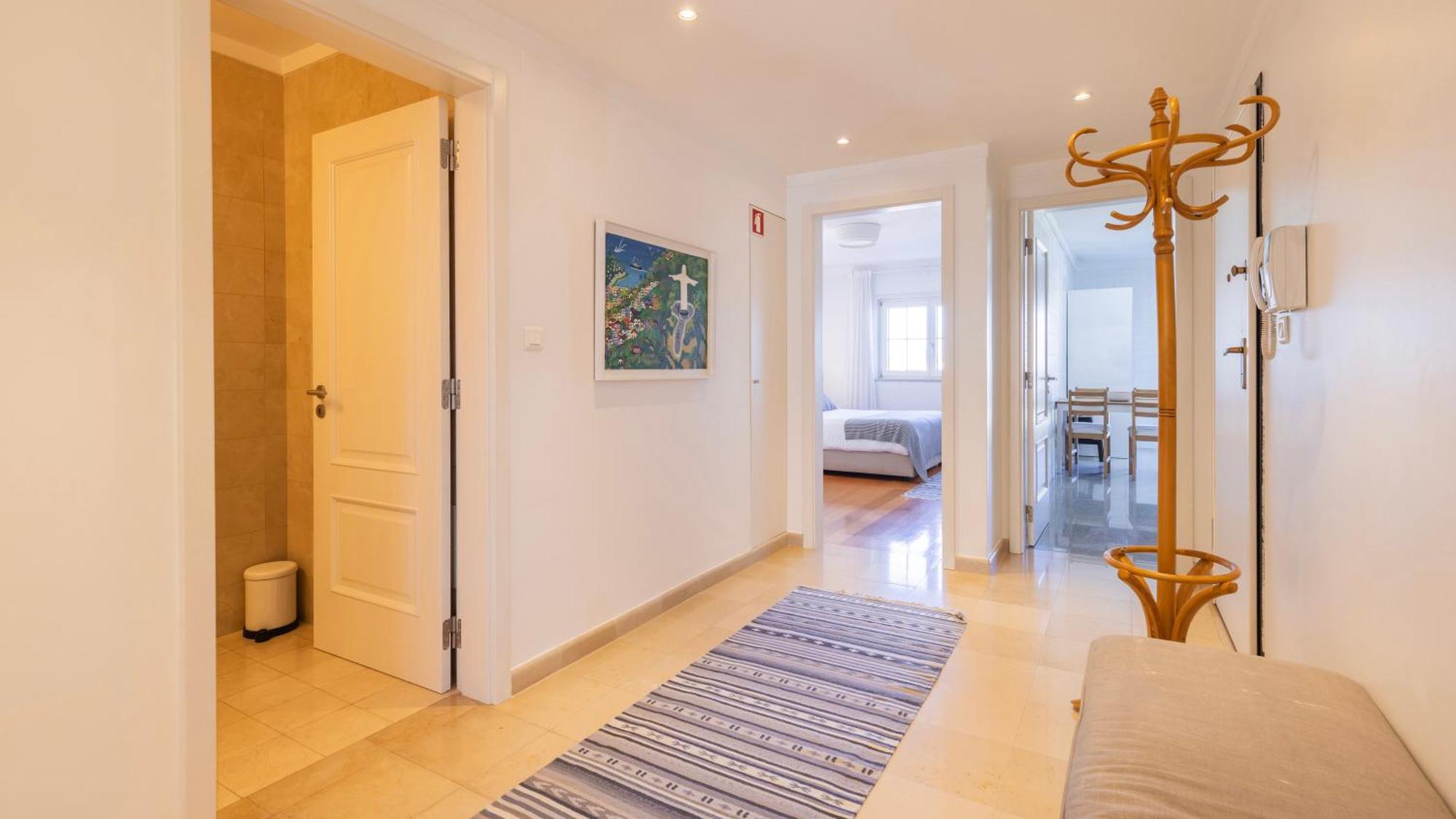 Stylish Apartment With Parking By Lovelystay 리스본 외부 사진