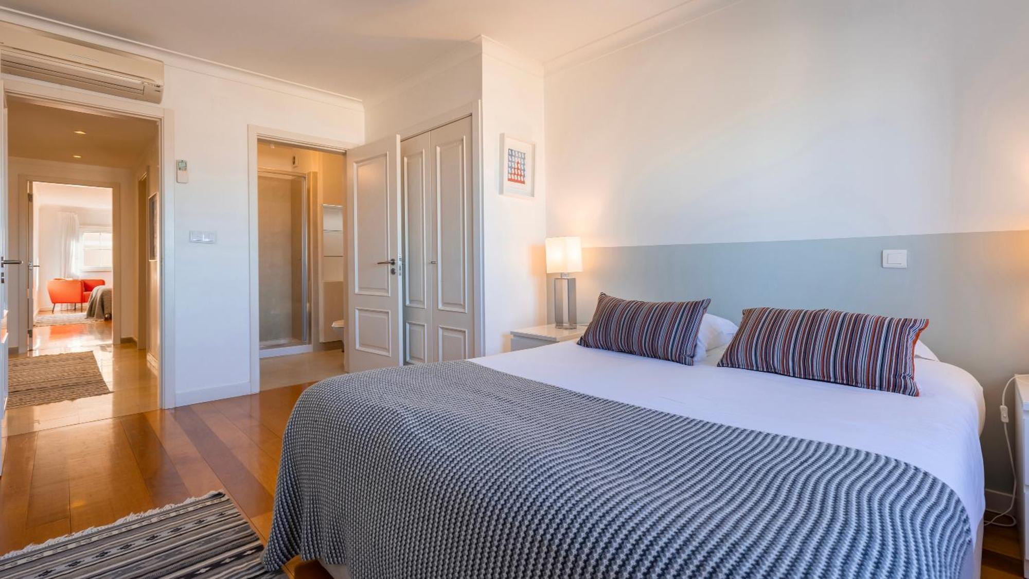 Stylish Apartment With Parking By Lovelystay 리스본 외부 사진