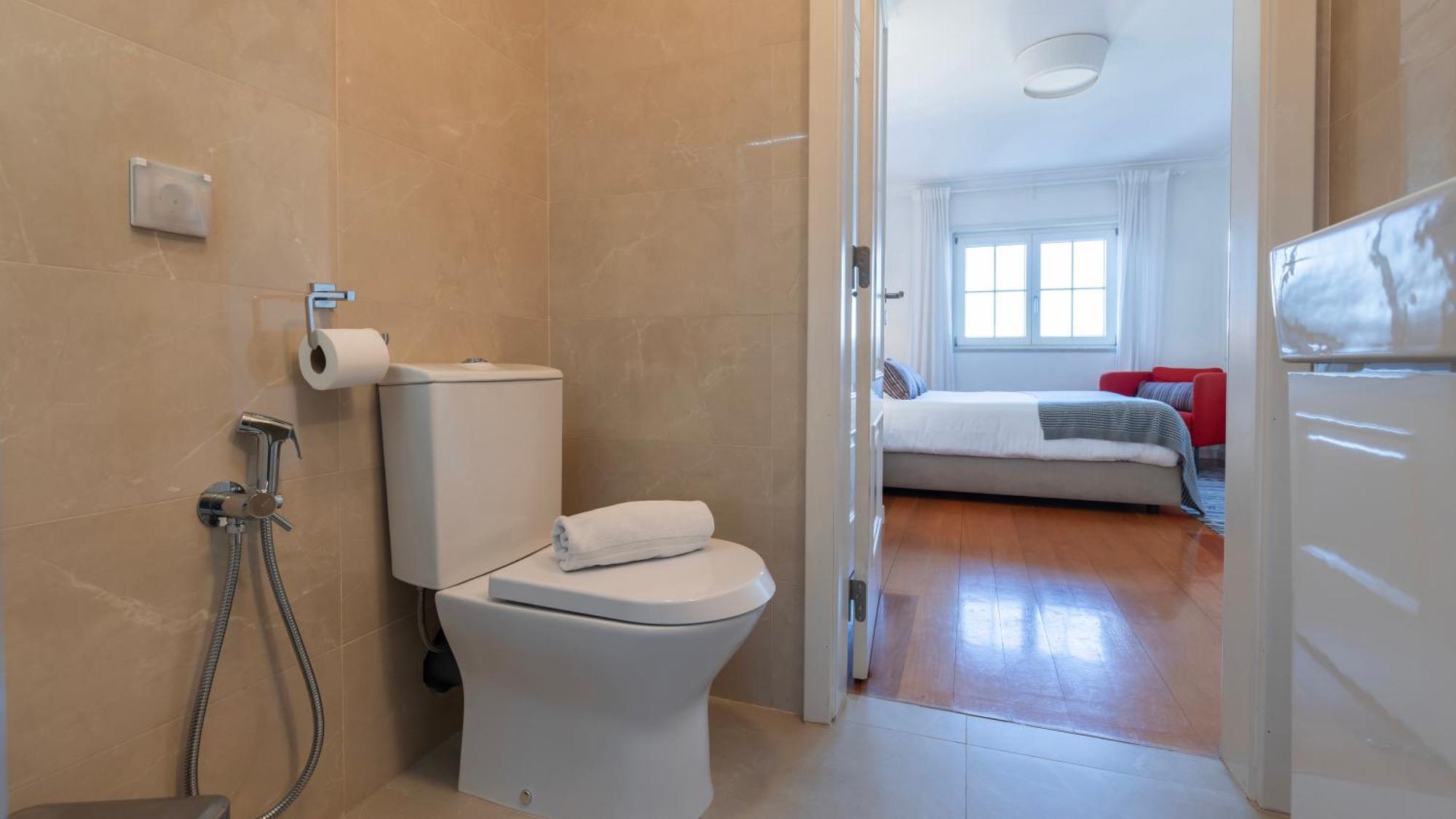 Stylish Apartment With Parking By Lovelystay 리스본 외부 사진