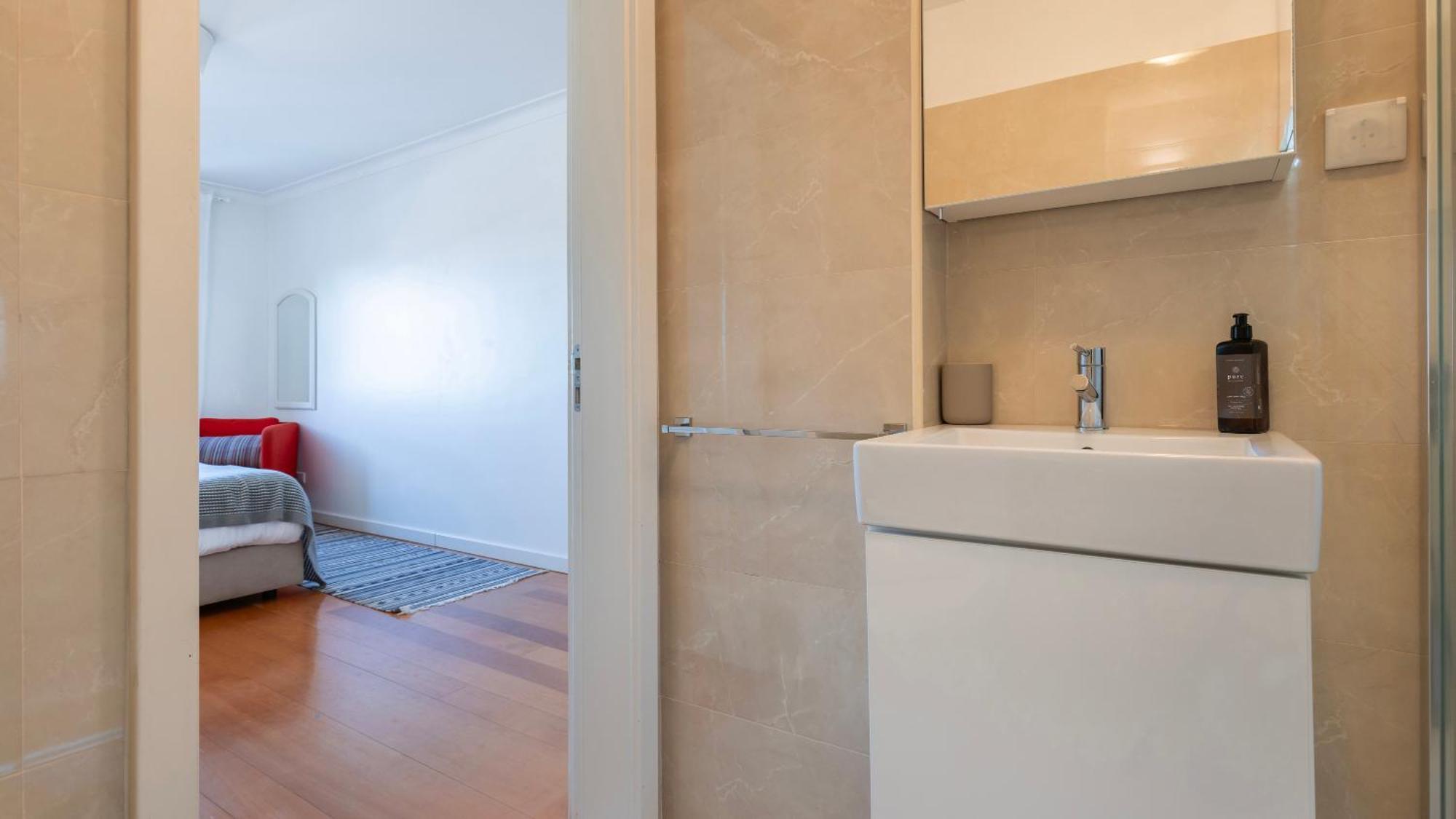 Stylish Apartment With Parking By Lovelystay 리스본 외부 사진