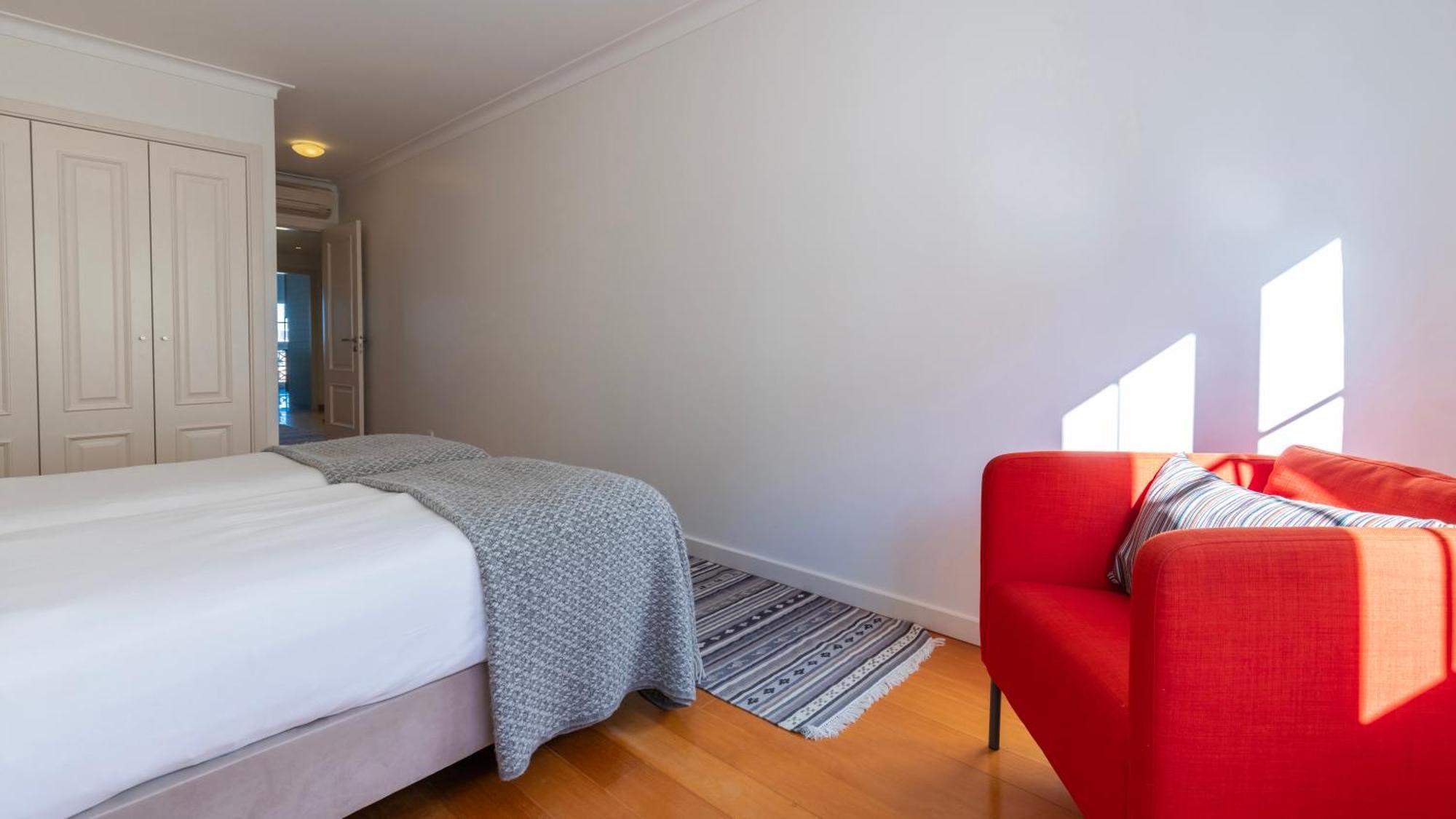 Stylish Apartment With Parking By Lovelystay 리스본 외부 사진