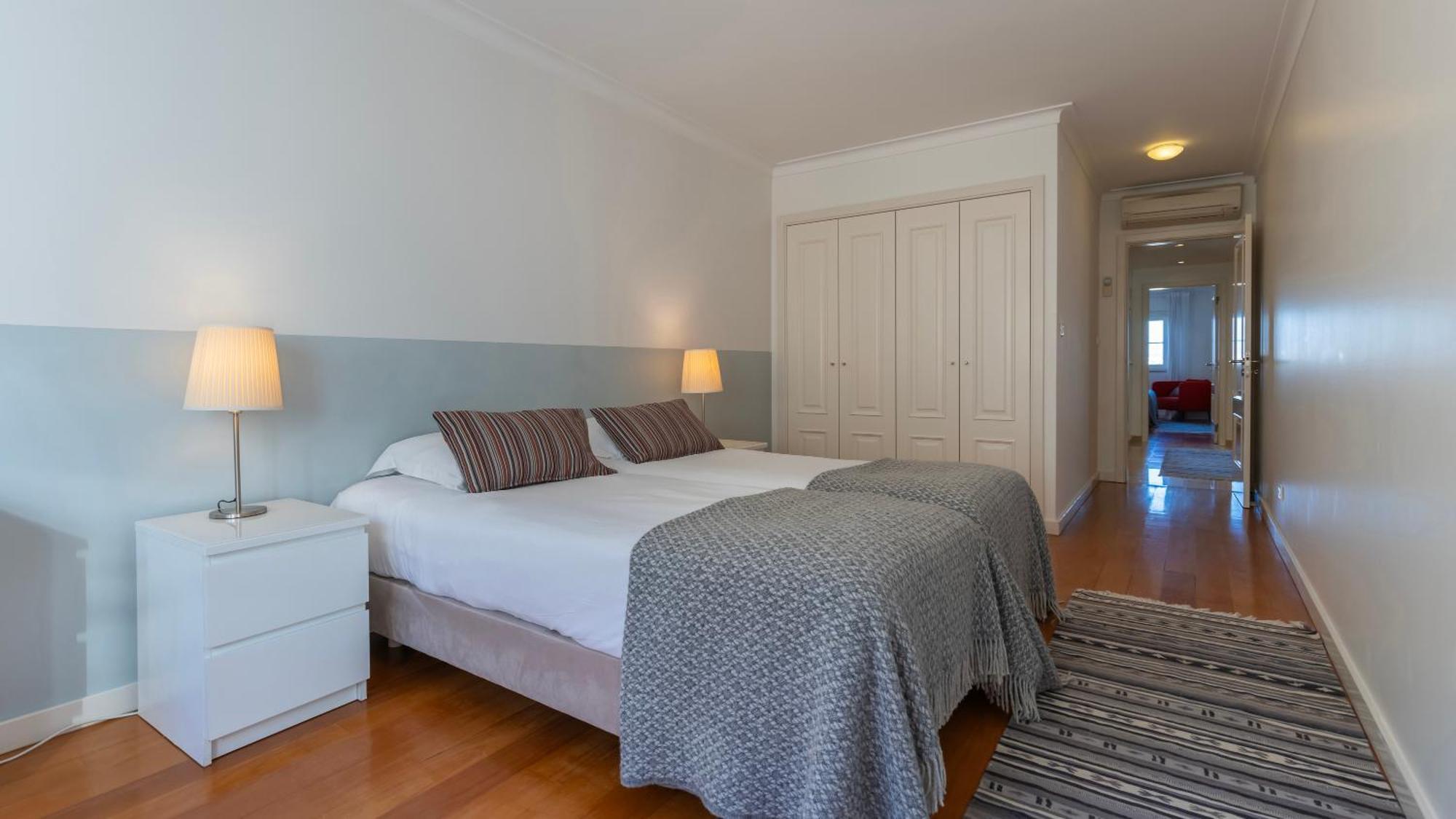 Stylish Apartment With Parking By Lovelystay 리스본 외부 사진