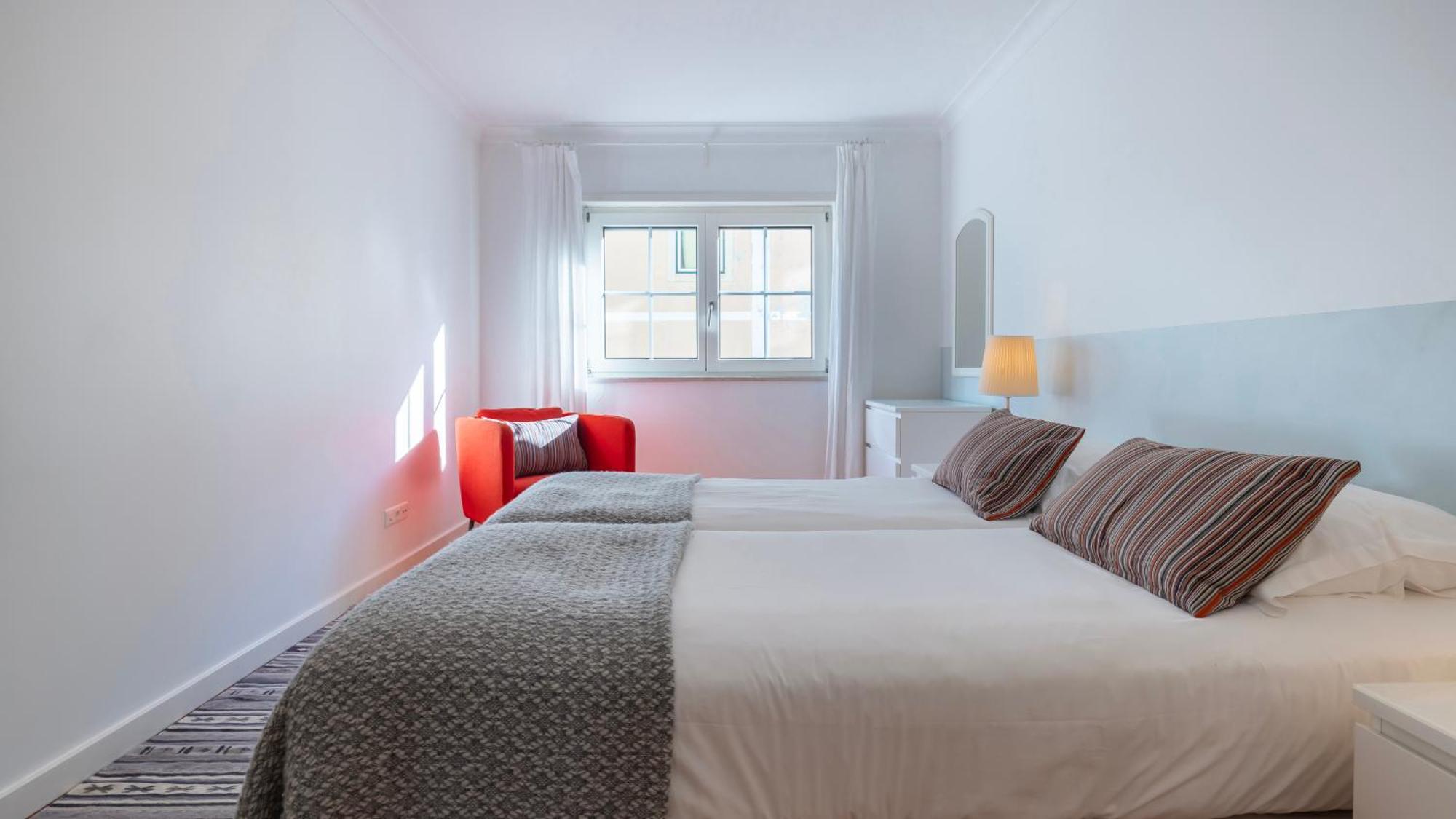 Stylish Apartment With Parking By Lovelystay 리스본 외부 사진