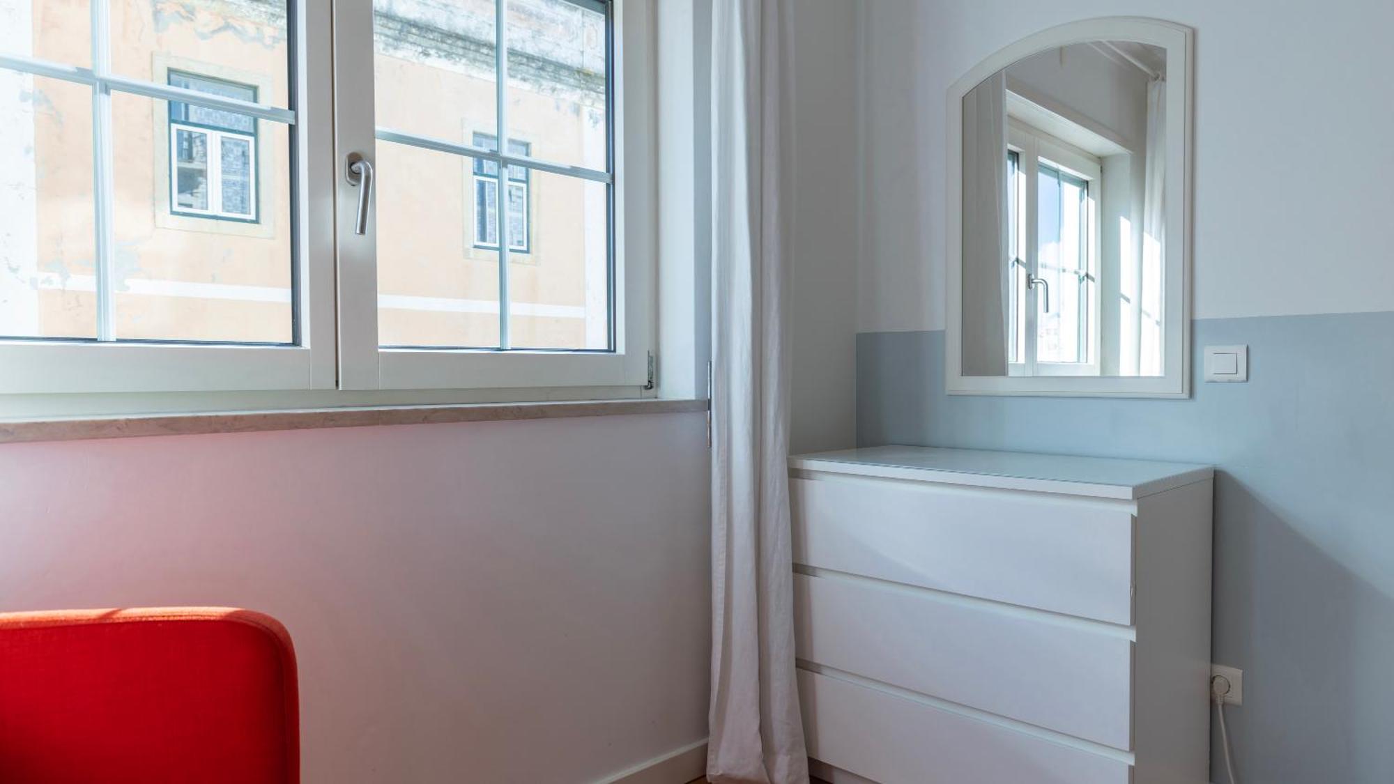 Stylish Apartment With Parking By Lovelystay 리스본 외부 사진